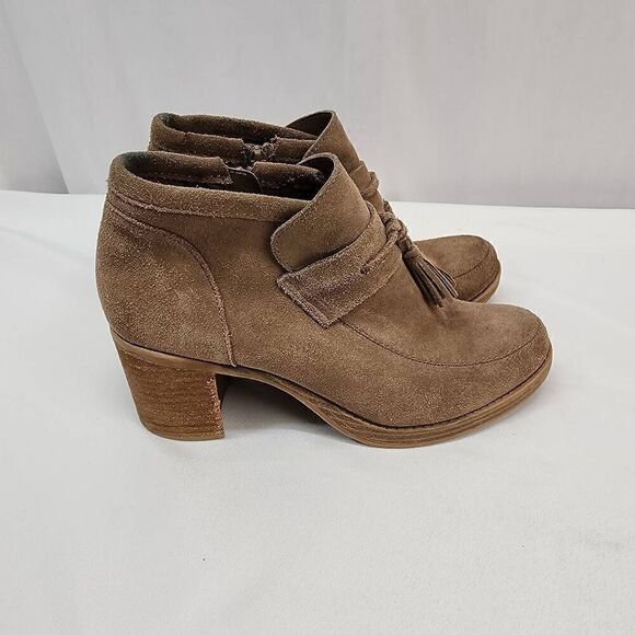 Nine West Size 7.5 Ellison Tassle Suede Leather Tan Ankle Booties Fall I - Picture 4 of 9